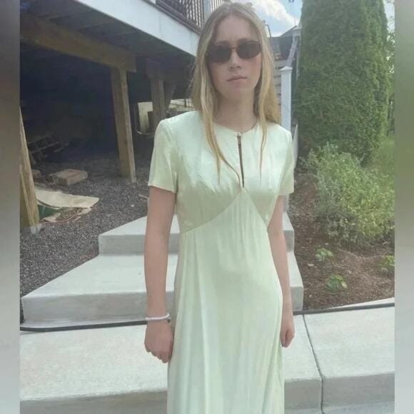 Vintage 1990s Satin Formal Maxi Dress – Light Green, Keyhole & Jewel Clasp, Size - Picture 5 of 10